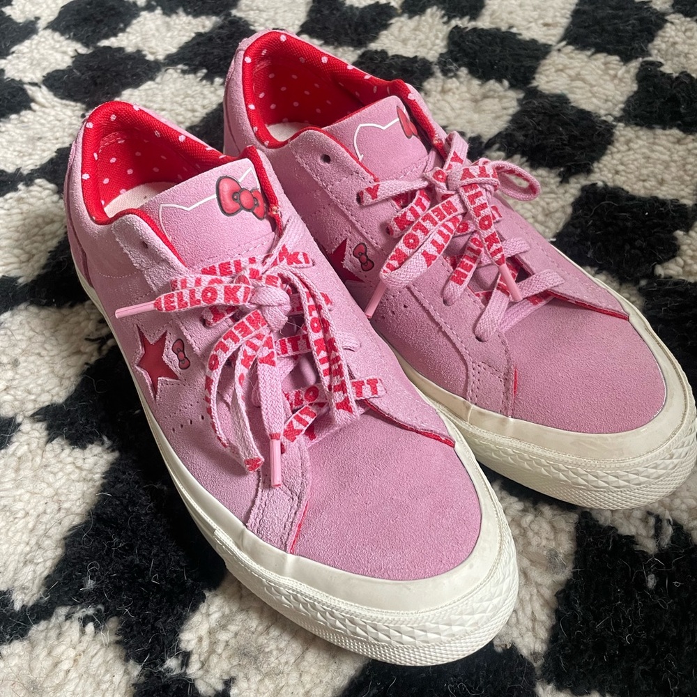 Converse One Star Hello Kitty Womens Pink Suede Sneakers -
Size 8.5 - Super rare